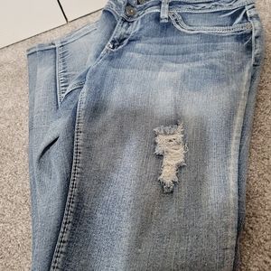 Jade Distressed Jeans